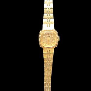Pulsar Analog Wristwatch Gold Tone Band Square Shaped Face